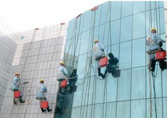 如何保證外墻清洗的安全性？